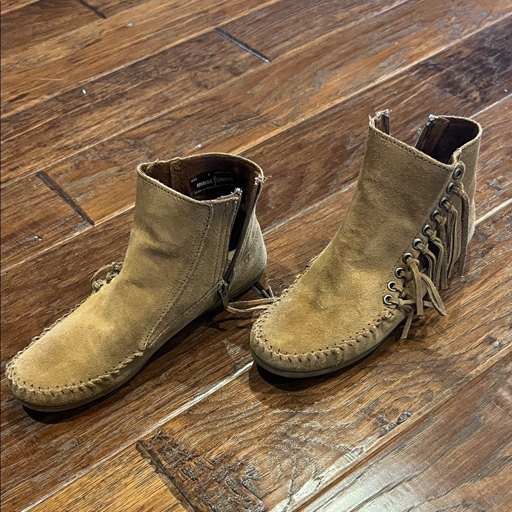 Minnetonka Brown Suede Ankle Boots